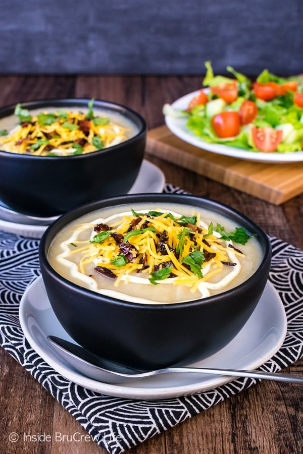 Loaded Cauliflower Soup - no one will even know you used veggies in this creamy and delicious soup recipe. This easy healthy bowl of soup looks and tastes just like comfort food.