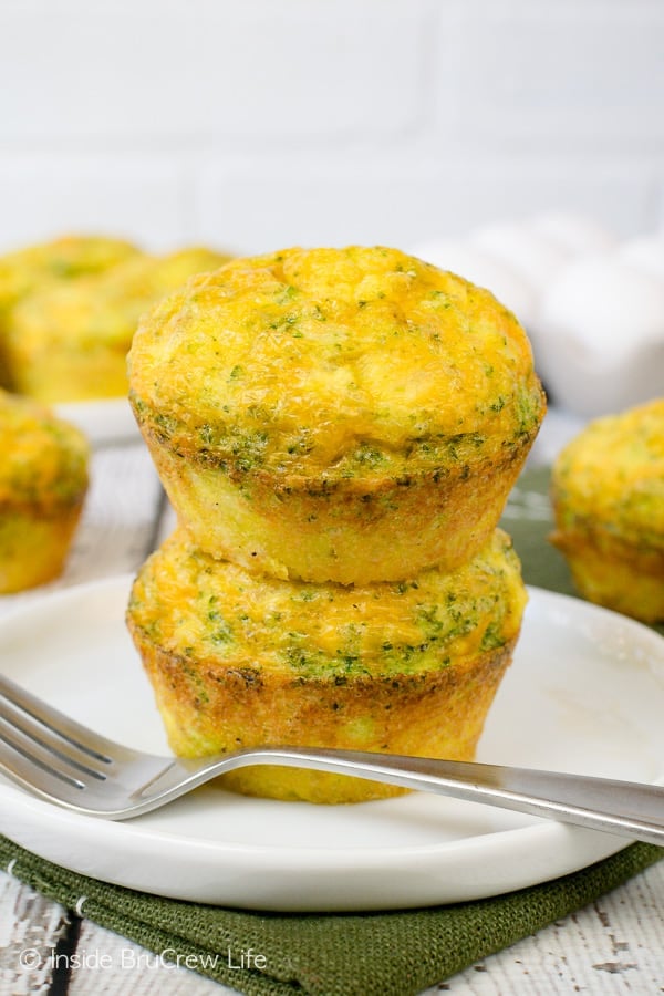 Broccoli Cheese Egg Muffins - three ingredients makes these egg muffins an easy breakfast recipe. They can be kept in the fridge for a week or the freezer for up to three months. #eggs #broccoli #healthy #breakfast #cheese #recipe #easy #freezerfriendly