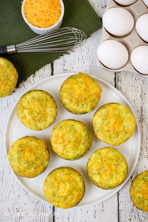 Broccoli Cheese Egg Muffins - these easy breakfast muffins are made with just three ingredients. Great recipe to make ahead of time for quick breakfasts. They are also freezer friendly. #eggs #broccoli #healthy #breakfast #cheese #recipe #easy #freezerfriendly