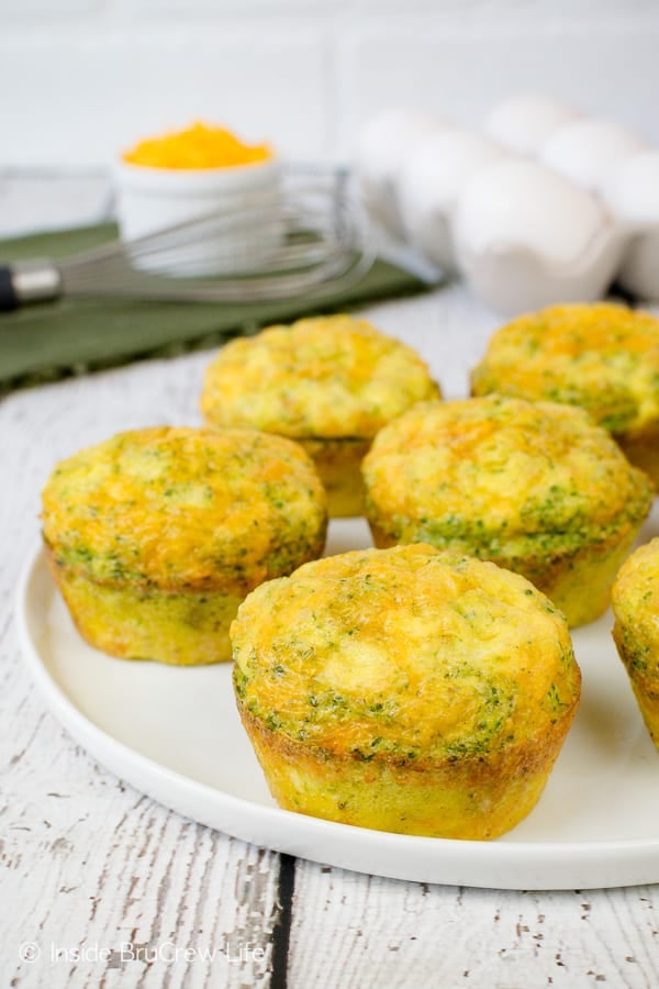 Broccoli Cheese Egg Muffins - healthy breakfast eggs using only three ingredients. Quick and easy recipe to make ahead of time! #eggs #broccoli #healthy #breakfast #cheese #recipe #easy #freezerfriendly