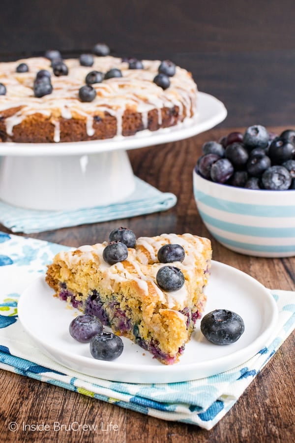 Blueberry Orange Crumble Cake - fresh blueberries and streusel make this soft coffee cake taste amazing. Make this easy recipe for breakfast or brunch! #coffeecake #blueberry #orange #breakfast #brunch #mothersday #homemade #recipe #easy