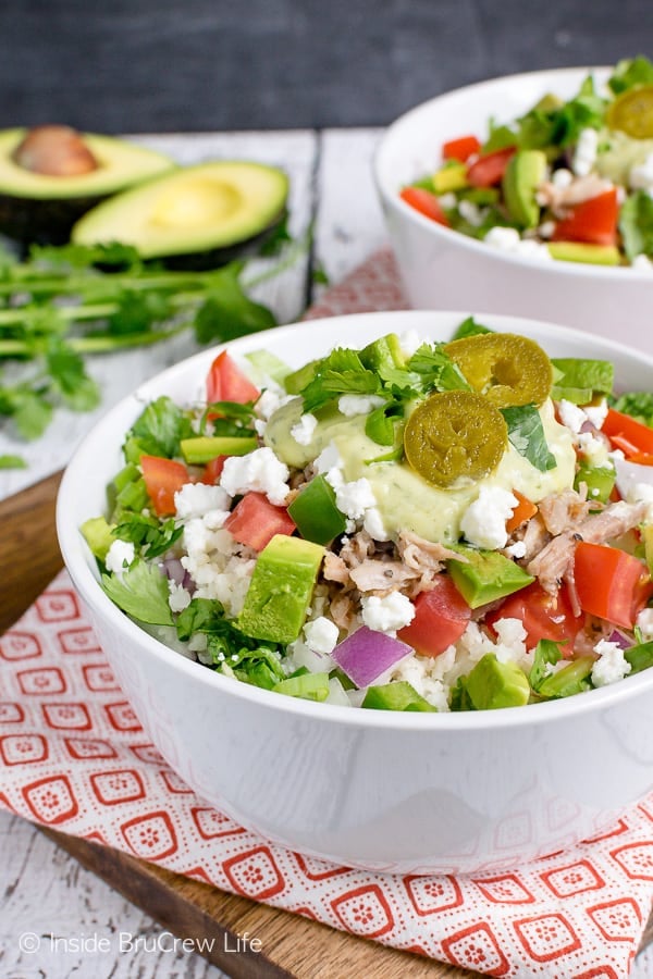 Healthy Pulled Pork Burrito Bowls - add your favorite lean and green veggies to these burrito bowls. Great healthy recipe to make for busy nights. #healthy #leanandgreen #pulledpork #burritobowls #dinner #recipe #easy