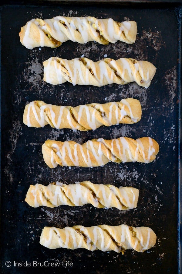 Lemon Pistachio Crescent Twists - these easy pastries are filled with pistachios and lemon goodness. Make this fun twist for breakfast or after school snacks. #pastry #lemon #pistachios #breakfast #afterschoolsnacks #recipe