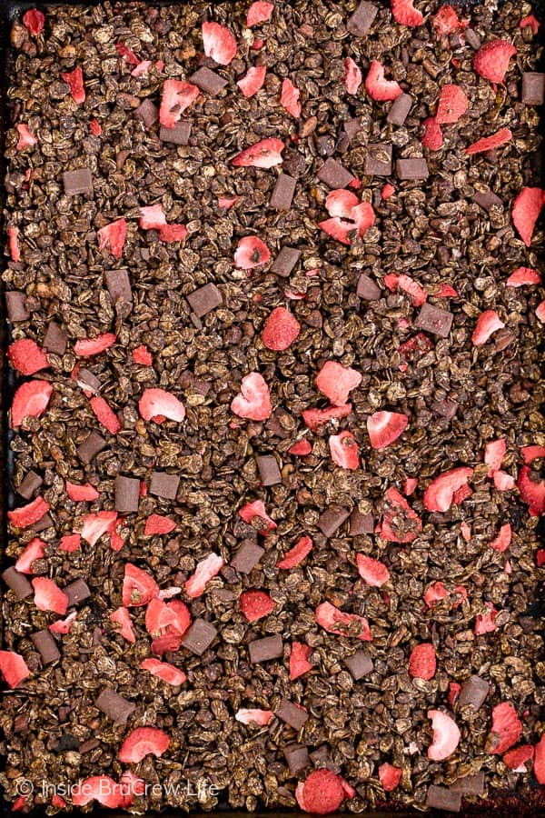 Chocolate Covered Strawberry Granola - homemade granola is easy to make with just a few ingredients. Try this healthy recipe for breakfast or an afternoon snack! #homemade #chocolate #breakfast #snackmix #strawberry #afterschoolsnack #healthy #healthysnack