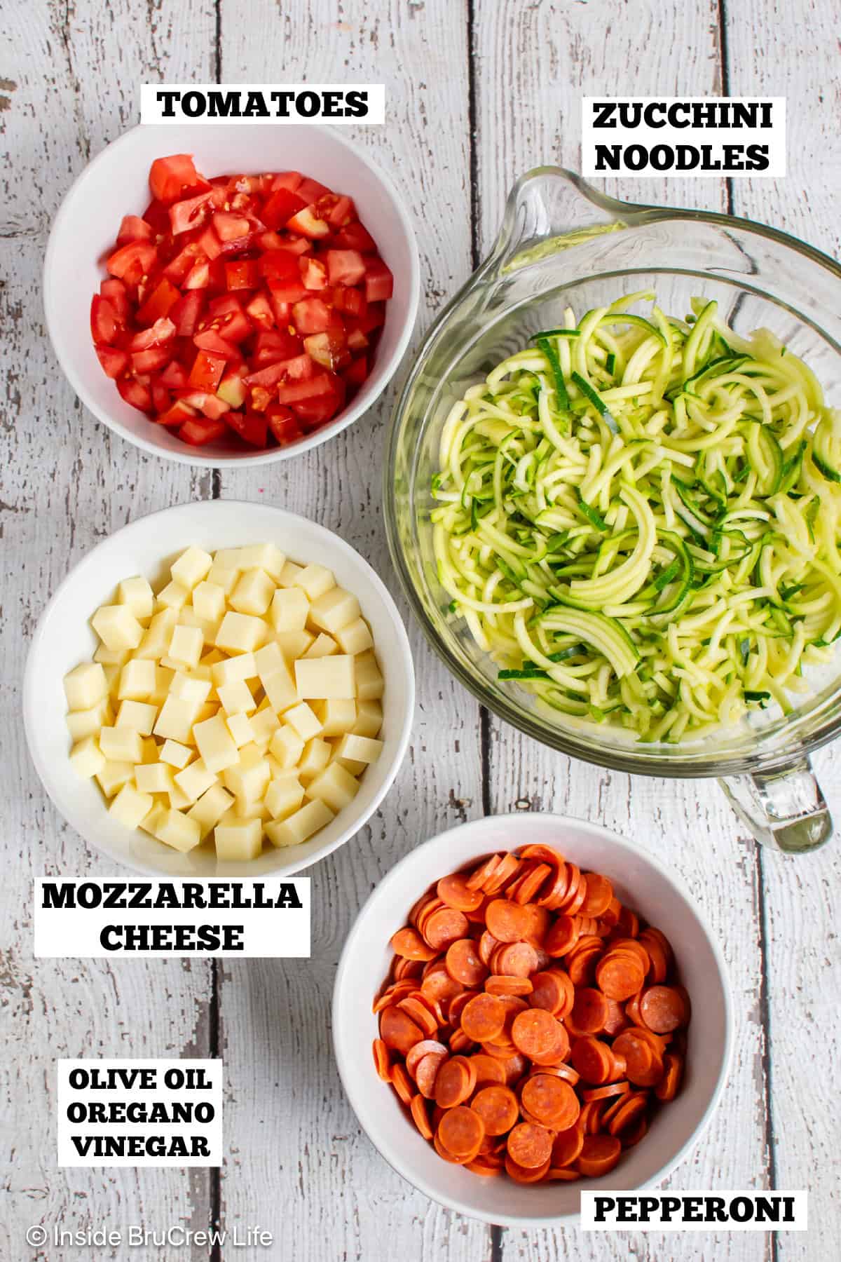 Pizza Zucchini Salad ingredients with text labels.