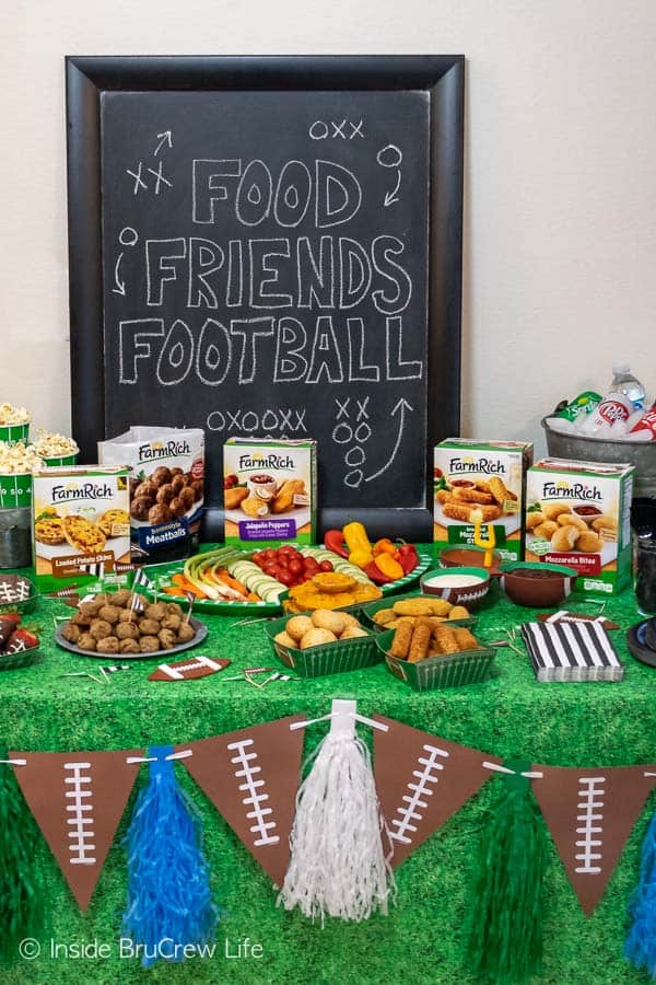 Easy Football Party Ideas - plan a simple game day gathering with these easy tips for snacks, drinks, decorations, and dessert! #footballparty #gameday #gamedaysnacks #farmrich #ad #winndixie #partytips 