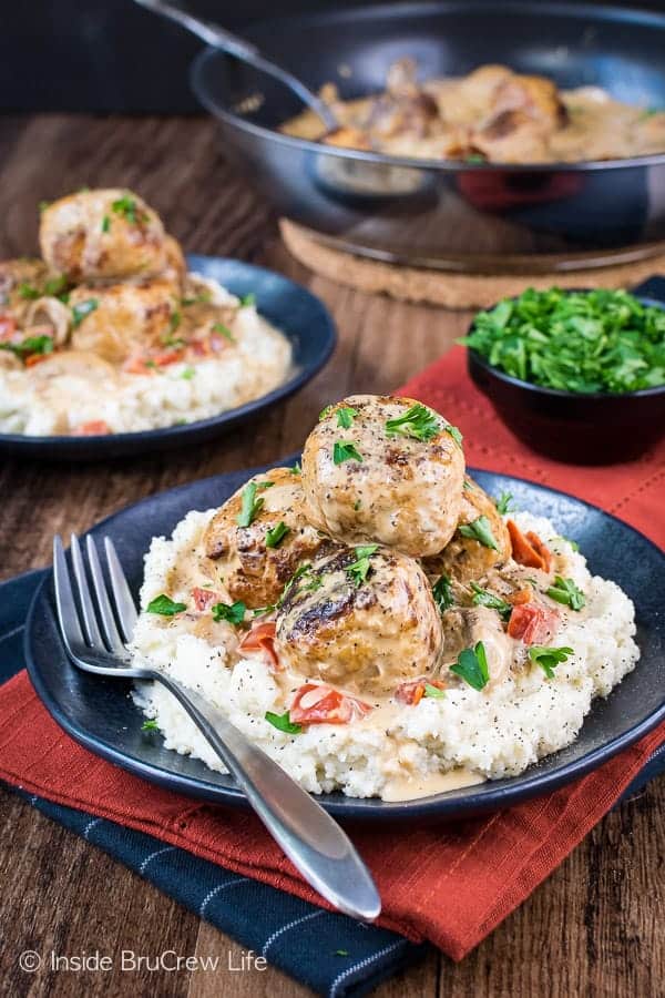 Low Carb Chicken Stroganoff Meatballs - these healthy chicken meatballs and gravy taste amazing served over mashed cauliflower. It's a delicious healthy recipe that tastes like comfort food. Make this recipe and stay on track with your healthy eating. #lowcarb #keto #leanandgreen #chicken #meatballs #stroganoff #healthy #dinner #skilletdinner #onepanmeal