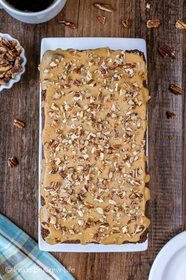 Maple Pecan Banana Bread - the sweet maple glaze and pecans make this banana bread disappear in a hurry. Easy recipe to use up ripe bananas! #bananabread #maple #pecan #sweetbread #breakfast #banana #easy #recipe