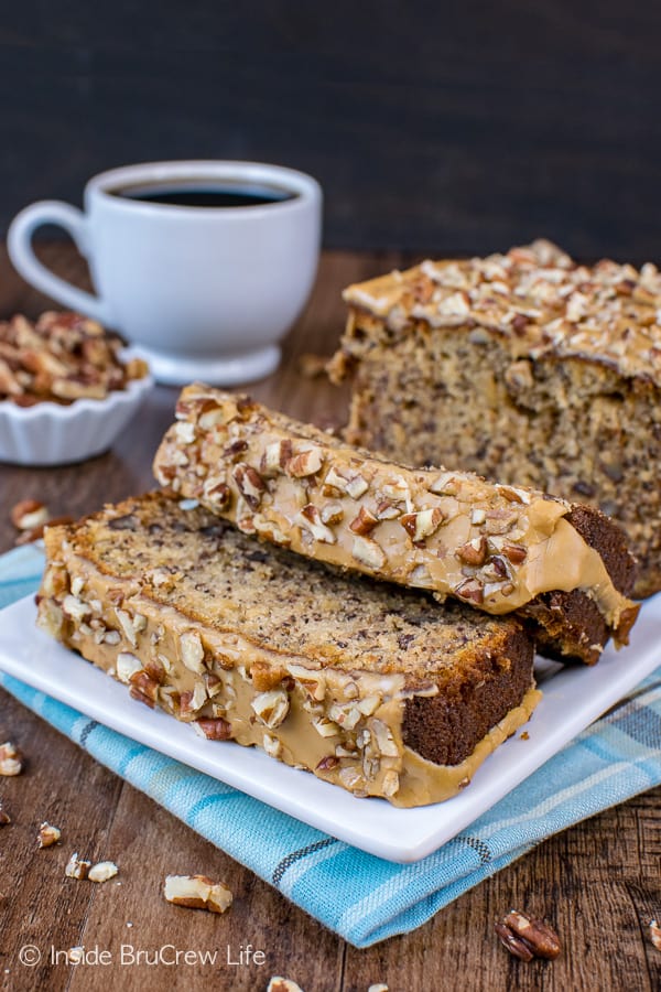 Maple Pecan Banana Bread - adding pecans and a maple glaze to a classic banana bread takes it to a new level. This is a must try recipe with your ripe bananas! #bananabread #maple #pecan #sweetbread #breakfast #banana #easy #recipe