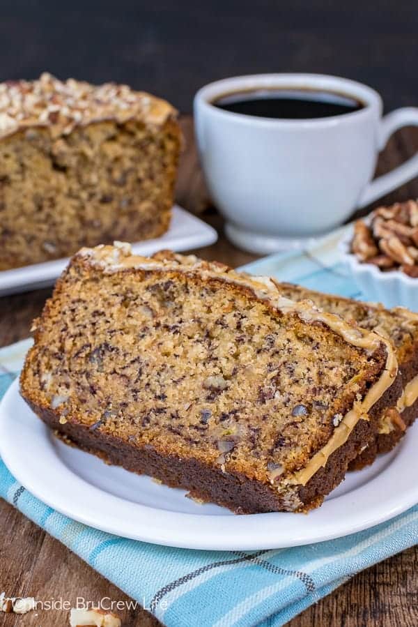 Maple Pecan Banana Bread - this sweet bread is loaded with pecan chunks and topped with a maple glaze. Try this easy recipe the next time you have ripe bananas! #bananabread #maple #pecan #sweetbread #breakfast #banana #easy #recipe