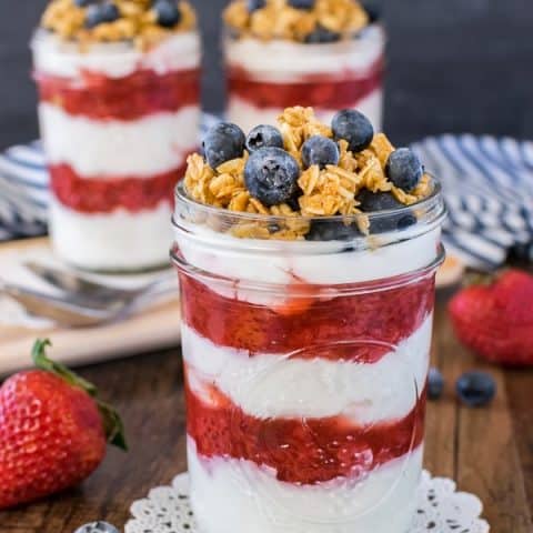 Healthy Strawberry Yogurt Parfaits