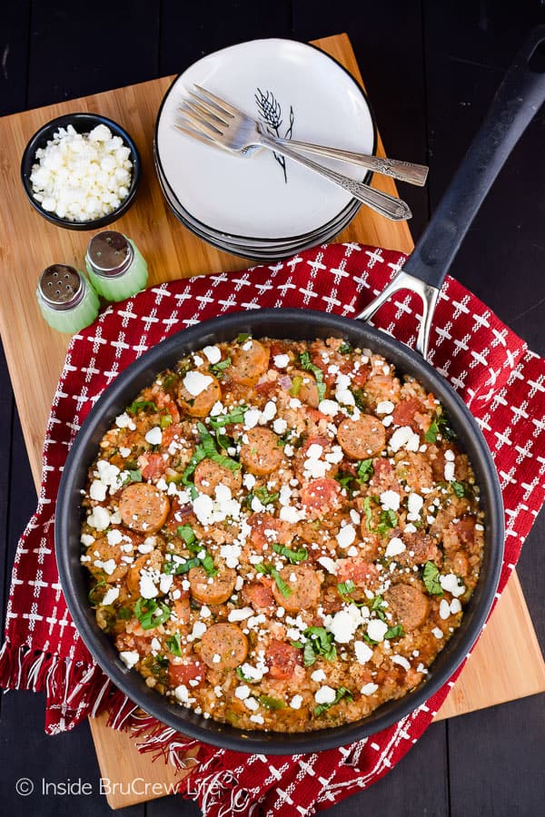 Tomato Basil Cauliflower Rice and Sausage - this one pan sausage and rice dinner is a healthy and delicious meal that can be made in under 30 minutes. Try this recipe when you want a healthy meal in minutes! #cauliflower #tomatobasil #leanandgreen #healthydinner #chickensausage