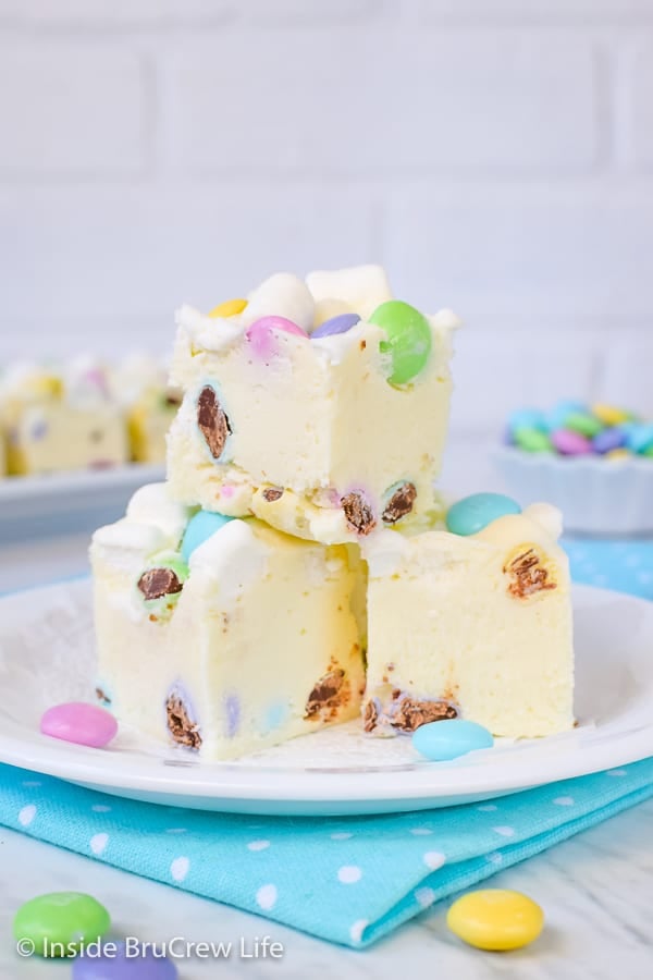 Marshmallow M&M Fudge (Easter Fudge) - Inside BruCrew Life