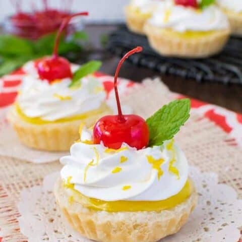 Mini Lemon Cheesecake Pies