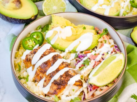 https://insidebrucrewlife.com/wp-content/uploads/2019/05/FIsh-Taco-Bowls-7-1-e1626357491862-480x360.jpg