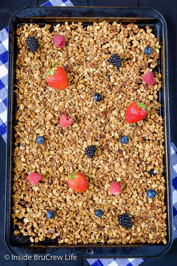 Honey Nut Granola - honey and pecans give this easy cereal a delicious flavor and crunch. Enjoy this easy cereal with milk, yogurt, or chia pudding! #granola #homemade #breakfast #snackmix #honeynut