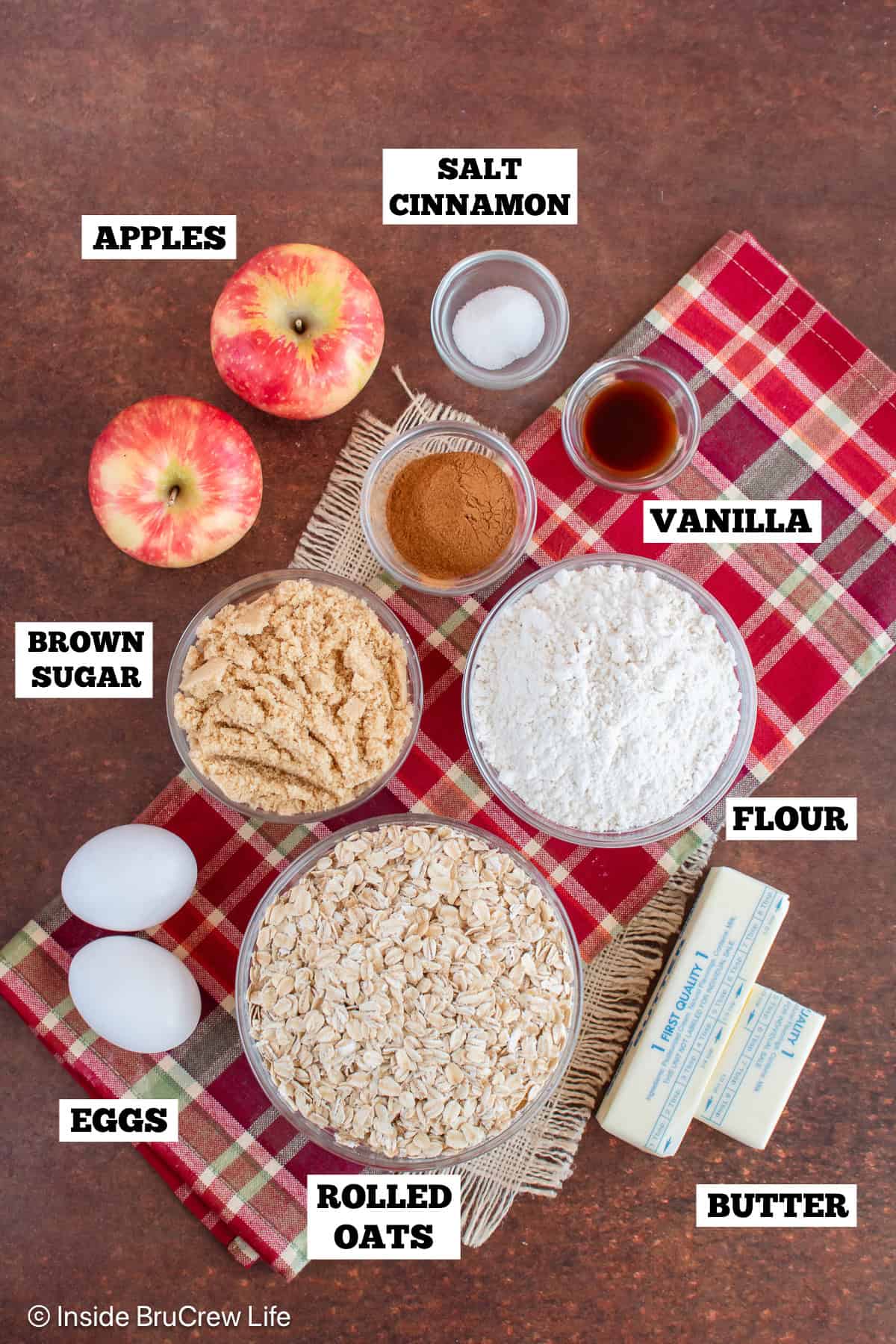 Cinnamon apple bars ingredients with labels.