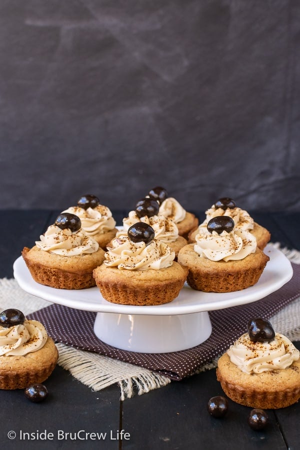 Tiramisu Cookie Cups -sugar cookie cups filled with a creamy coffee filling is a fun way to enjoy tiramisu, Try this easy recipe for cookie exchanges! #cookiecups #tiramisu #coffee #cookies #espressowhippedcream