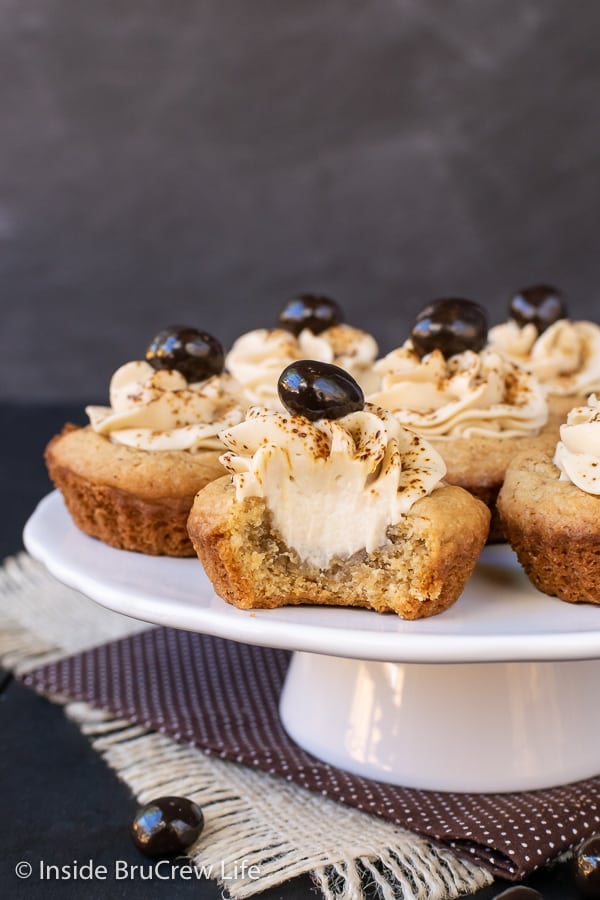 Tiramisu Cookie Cups - espresso powder and coffee whipped cream make these little cookie cups a fun treat for coffee lovers. #cookiecups #tiramisu #coffee #cookies #espressowhippedcream