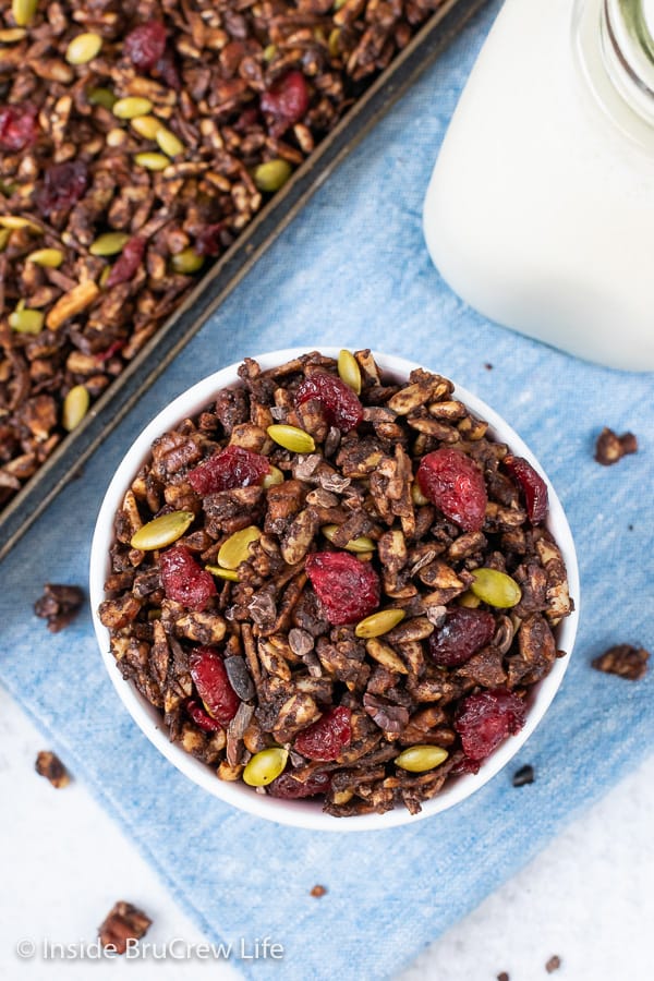 Salted Chocolate Grain Free Granola - a bowl of this homemade grain free granola is a delicious choice for breakfast or snacks. Easy recipe to make ahead of time. #healthy #granola #grainfree #breakfast #homemade #glutenfree #vegan #dairyfree