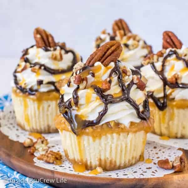 https://insidebrucrewlife.com/wp-content/uploads/2020/06/Mini-Turtle-Cheesecakes-9-1-e1591633625107.jpg