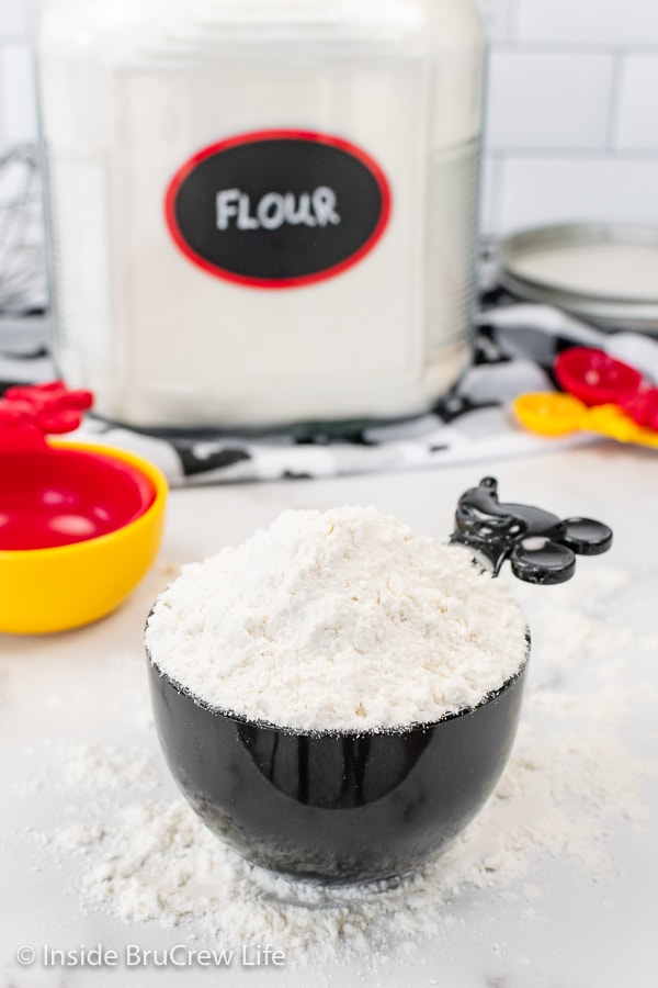 The Best Way to Measure Flour 