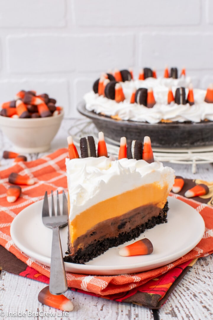 No Bake Oreo Halloween Cream Pie Recipe - Inside BruCrew Life