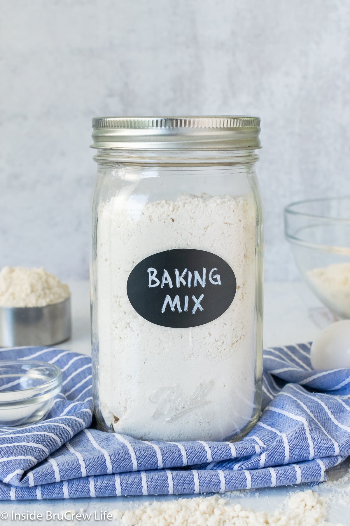 A mason jar of homemade baking mix.